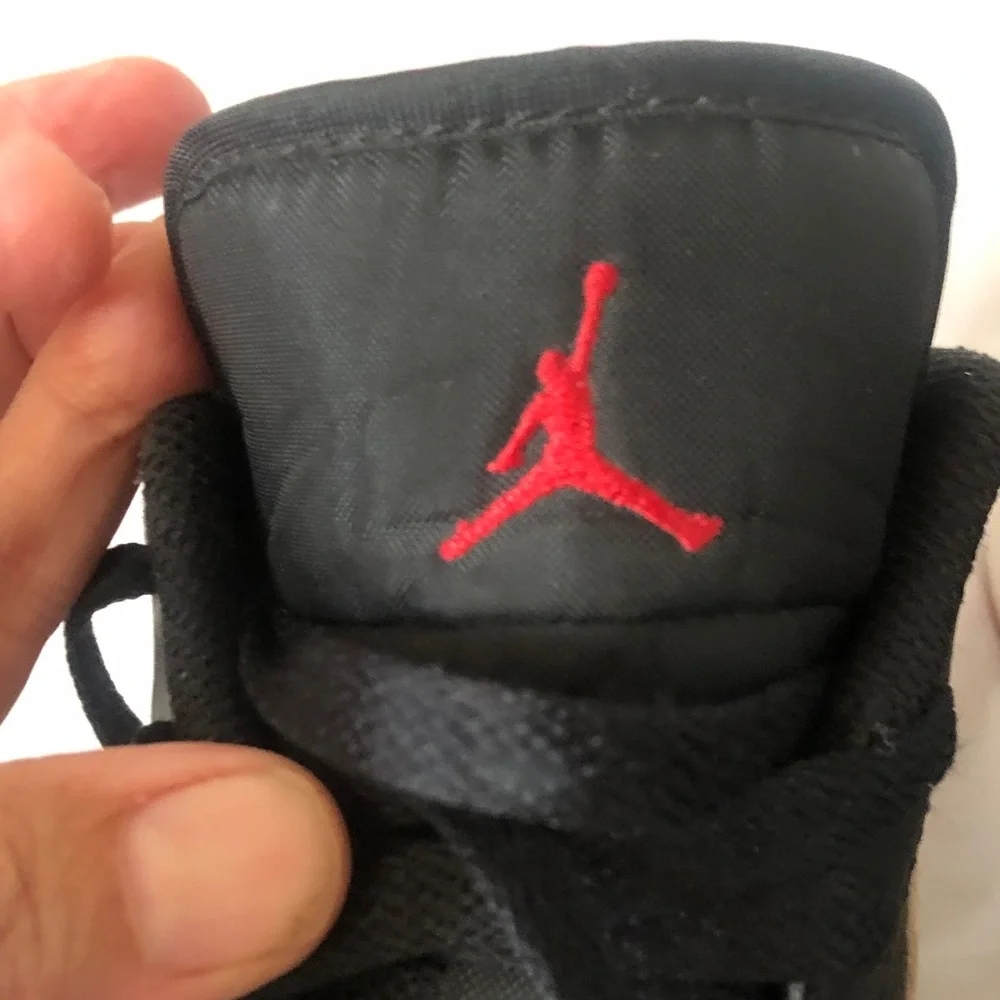 Air Jordan’s 2023 remake US size 7 youth EU 40 women’s 9 great condition
